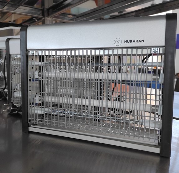 знищувач комах Hurakan HKN-LIN80 використовується в магазинах, супермаркетах і ресторанах для знищення мух, комарів, мошок.