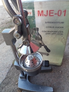 Соковыжималка Frosty MJE-01