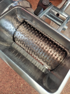 Сыротерка Fama FGM 113
