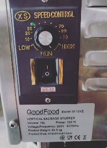 Шприц колбасный вертикальный электрический GoodFood SF15VE