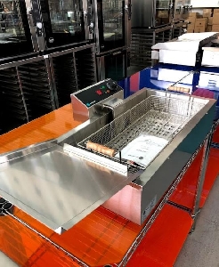 Чебуречница Hurakan HKN-EF16