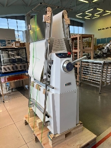 Тестораскатка напольная HURAKAN HKN-DRF520 Тестораскатка напольная HURAKAN HKN-DRF520